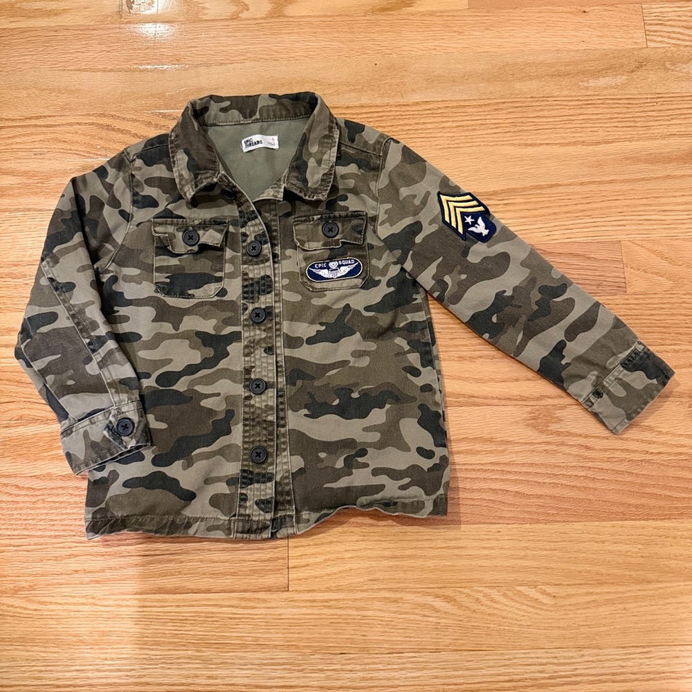 Camouflage Button-Up Utility Military Jacket with Patch